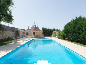 Trullo Filippo with pool near Ostuni